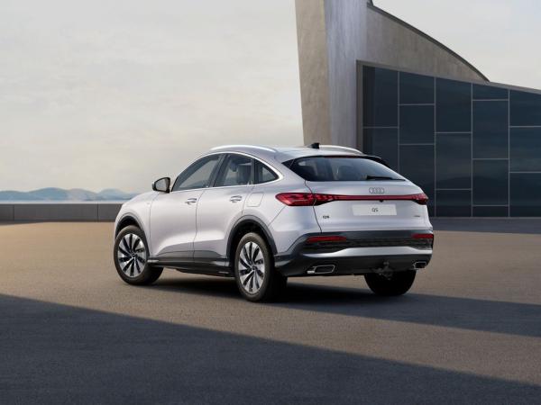 Audi Q5 Sportback e-hybrid quattro / Neues Modell!