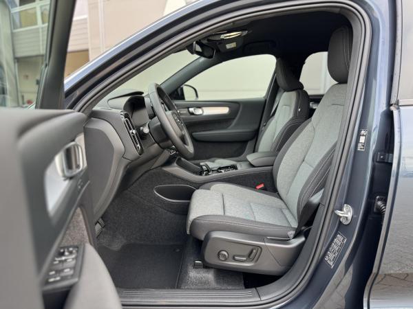 Volvo XC40 B4 Plus Black Edition