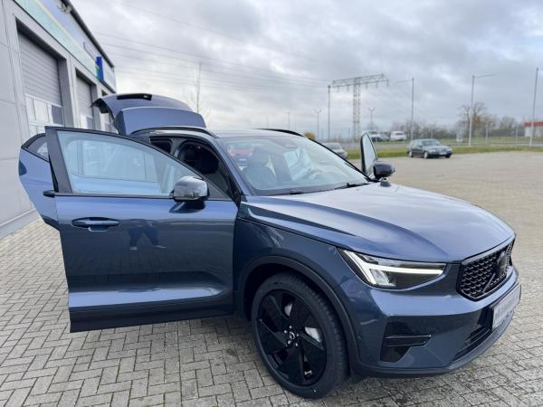 Volvo XC40 B4 Plus Black Edition