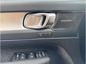 Volvo XC40 B4 Plus Black Edition