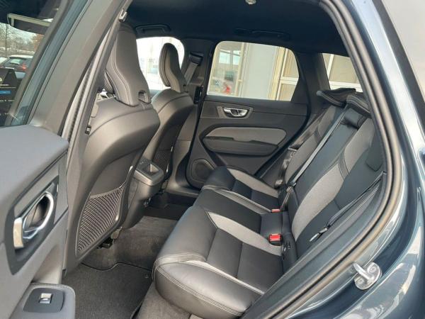 Volvo XC60 B5 AWD PLUS BLACK EDITION - sofort lief. -