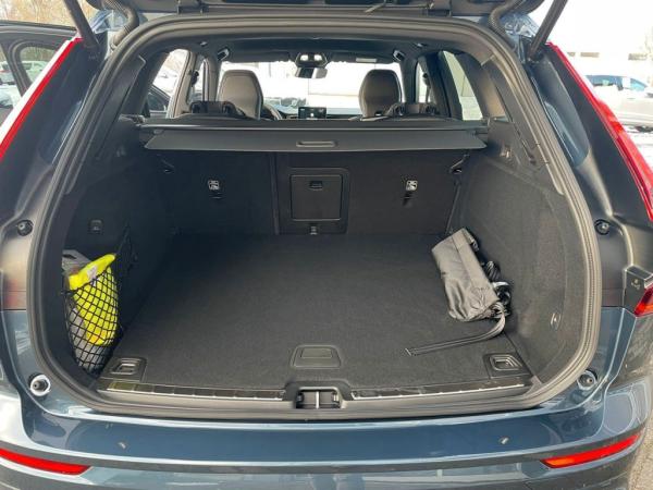 Volvo XC60 B5 AWD PLUS BLACK EDITION - sofort lief. -