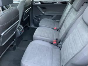 Volkswagen Touran Highline 1,5 TSI  150 PS DSG AHK STHZG PANO KEYLESS