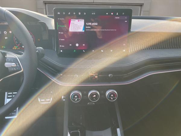 Skoda Superb Combi Sportline SOFORT VERFÜGBAR! Navi DCC PANO AHK eHeck