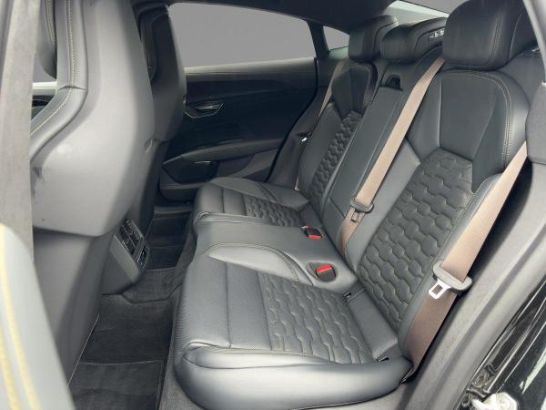 Audi RS e-tron GT performance quattro Head-up