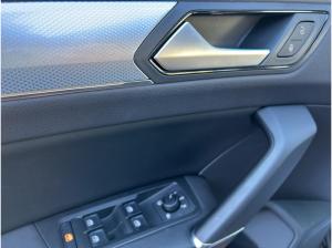 Volkswagen Touran DSG Comf. LED Navi AHK 7-Sitzer