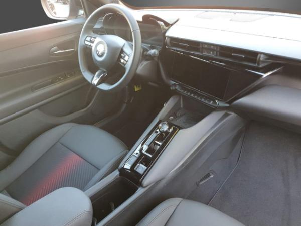 Alfa Romeo Junior Ibrida Q4-April_Aktion-1,2 VGT 107kW - Panoramadach-