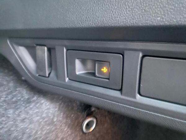 Skoda Octavia 2.0 TDI DSG Selection LED AHK RFK NAVI