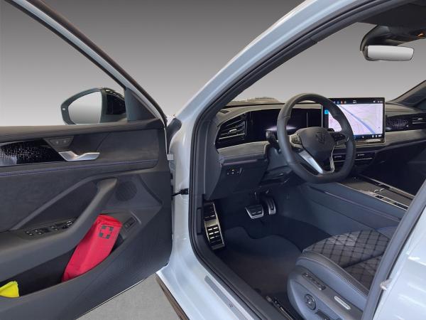 Volkswagen Passat Variant 2.0 TDI DSG R-Line Black Style AHK