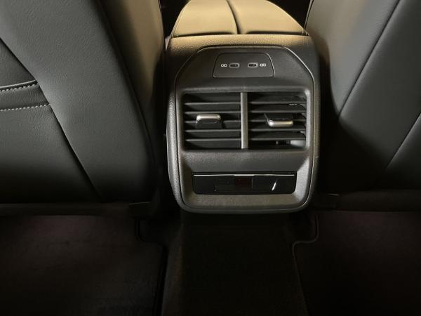 Volkswagen Passat Variant 2.0 TDI DSG R-Line Black Style AHK