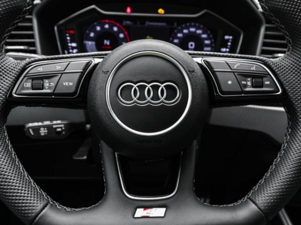Audi A1 Sportback S line Plus 40 TFSI ACC CarPlay, LED PDC