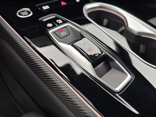 Audi A6 Avant edition one TDI quattro 150 kW S tronic*TechPlus*Interieur S mit Sportsitzen*EROBERUNG