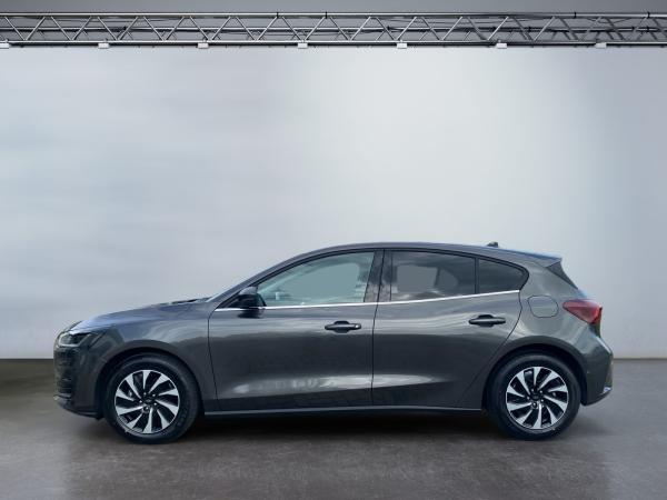Ford Focus mit Fahrerassistenz und Easy-Paket,Panorama Dach