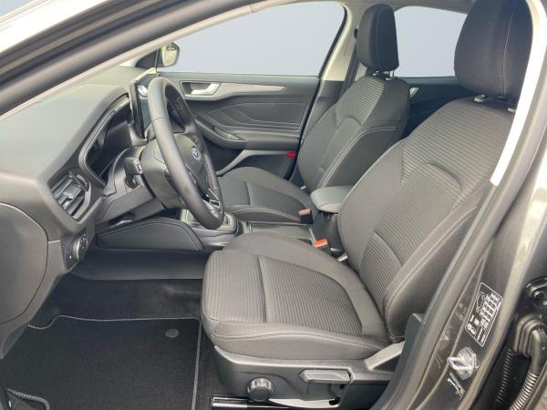 Ford Focus mit Fahrerassistenz und Easy-Paket,Panorama Dach