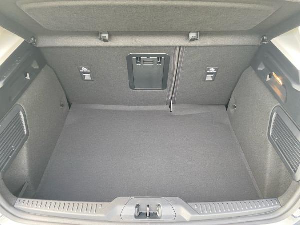 Ford Focus mit Fahrerassistenz und Easy-Paket,Panorama Dach