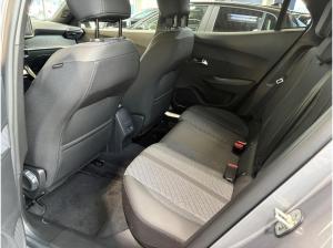 Peugeot 2008 Allure Benzin Automatik ❗SOFORT VERFÜGBAR, ALLWETTERREIFEN UVM.❗