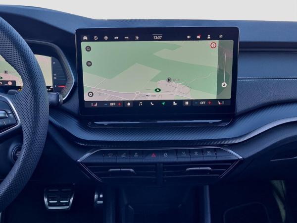 Skoda Octavia Combi TDI DSG Sportline StHzg AHK