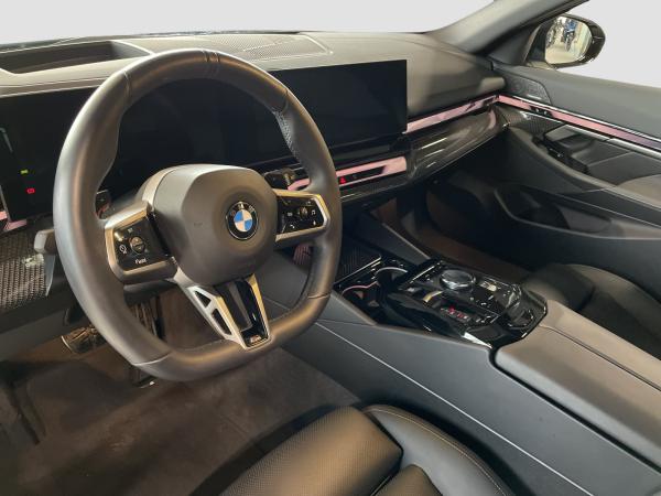 BMW 520 d xDrive Touring M Sport Standheizung AHK