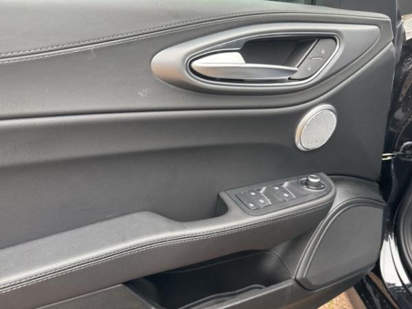 Alfa Romeo Giulia 2.0Turbo Q4 Veloce-OSTER-DEAL +HARMAN/KARDON+PANORAMADACH+