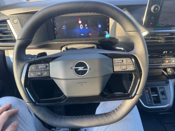 Opel Vivaro Kombi 2.0 D (L2) Basis M Fernlichtass.