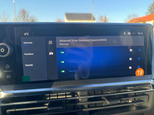 Opel Vivaro Kombi 2.0 D (L2) Basis M Fernlichtass.