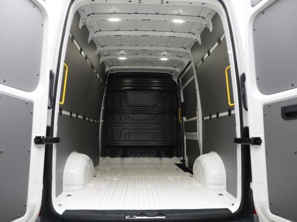 Volkswagen Crafter 35 Kasten 2,0 l mittellang Hochdach AHK starr