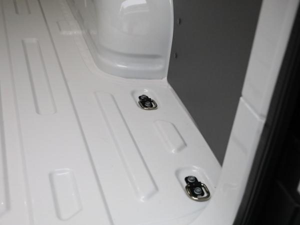 Volkswagen Crafter 35 Kasten 2,0 l mittellang Hochdach AHK starr