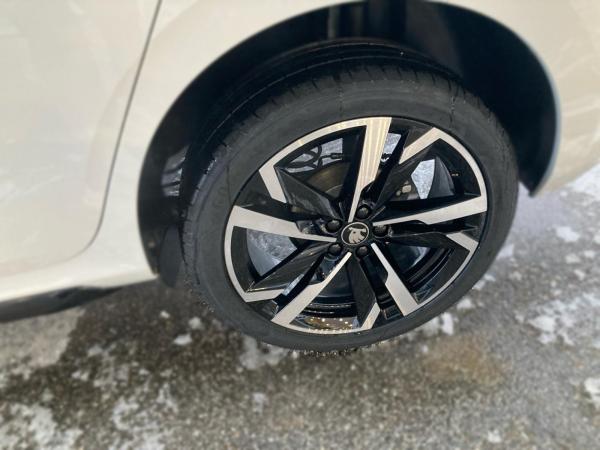 Skoda Kamiq Monte Carlo 1.0TSI DSG.MATRIX.PANO.SIHZ.AHK.KAM.TravelA.NAV.VC.eHECK.Smar