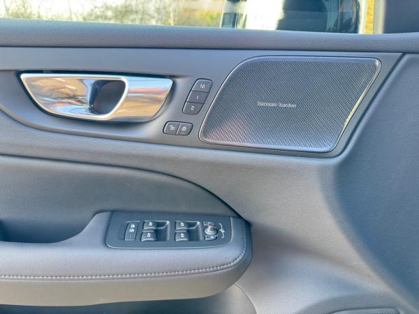 Volvo V60 T8 AWD PLUS DARK Business Edition - Sofort lieferbar!