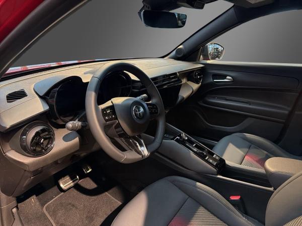 Alfa Romeo Junior Elettrica SPECIALE 115kW-Technologie-Wärmepumpe