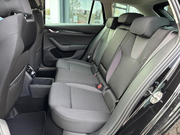 Skoda Octavia 1.5 TSI Selection *AHK*LED*beh.WSS*ALU