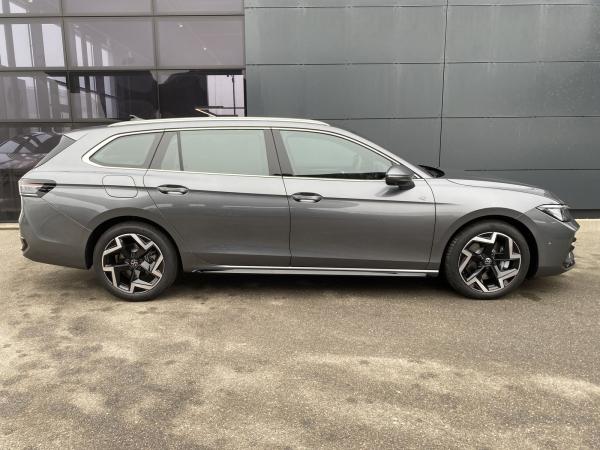 Volkswagen Passat 2.0 TDI DSG 4M R-Line MATRIX AHK HUD 360° NAVI