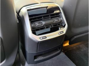 BMW i7 xDrive60 M Sport //AHK ExecutiveLoungeSeating TheaterScreen