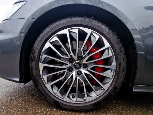 Audi A6 Avant S-Line 55TFSI e quattro AHK PANO 5J.GAR
