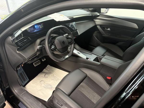 Peugeot 408 GT HYBRID 145 e-DSC6 / AHK / Massagesitze