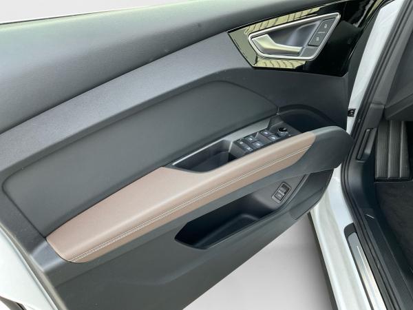 Audi Q4 e-tron Q4 40 e-tron Navi Pro HUD ACC PDC Plus Kamera