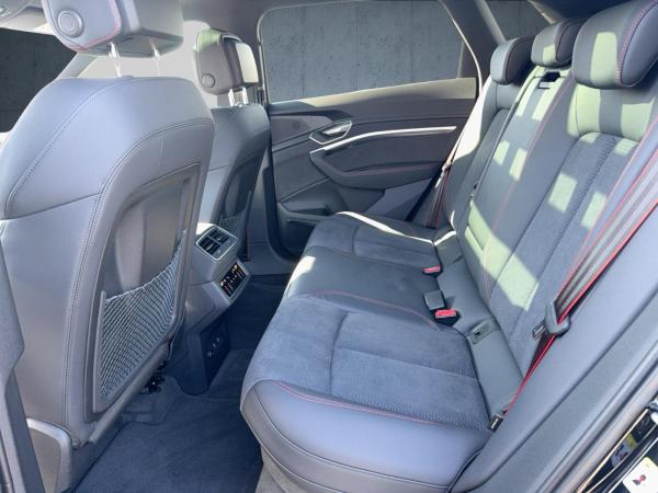 Audi Q8 e-tron edition Dakar 55 qu. Luft PANO HUD 20