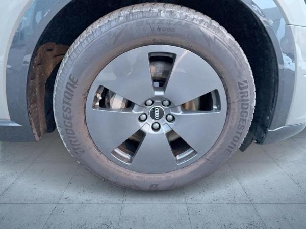 Audi Q8 e-tron 50 quattro PANO HUD AHK Matrix 19