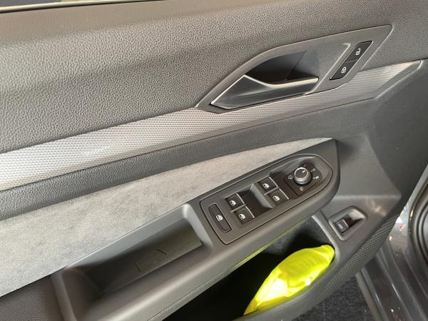 Volkswagen Golf Variant 1.5 eTSI DSG Style