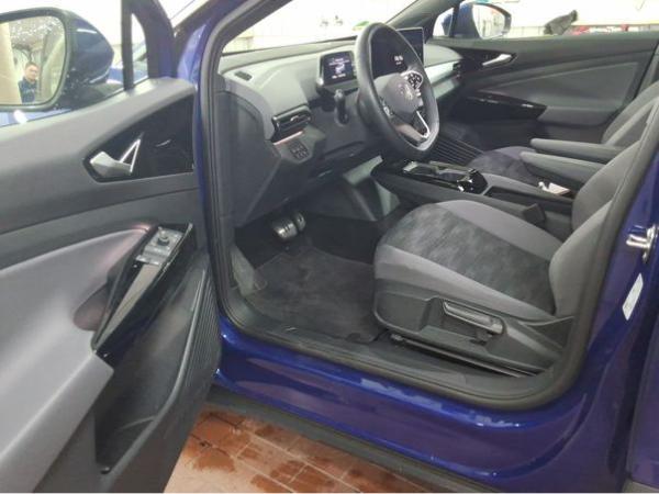 Volkswagen ID.4 Pure 125kW - Matrix-LED Wärmepumpe ACC Navi LM SHZ PDC DAB CarPlay CCS