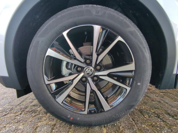Toyota C-HR 1.8-l-VVT-i Hybrid Teamplayer+ Technikpaket
