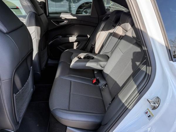 Audi Q4 e-tron 45 e-tron edition S line Sportback Black+/Pano