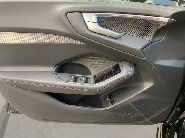 Audi A5 2.0 e Avant quattro TFSI W S-line ACC AHK AUT Audi A5 2.0 e Avant quattro TFSI W S-line ACC AHK AUT