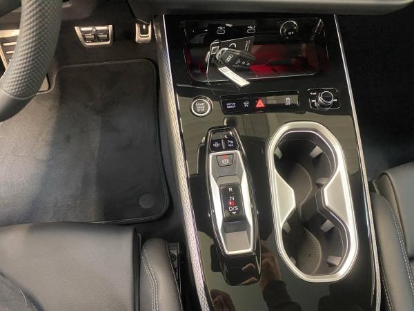 Audi A6 Avant 2.0 TFSI quattro W S-line ACC AHK AUT Audi A6 Avant 2.0 TFSI quattro W S-line ACC AHK AUT