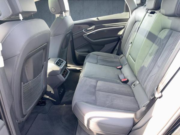 Audi Q8 e-tron Sportback S line 55 qu. Luft PANO HUD