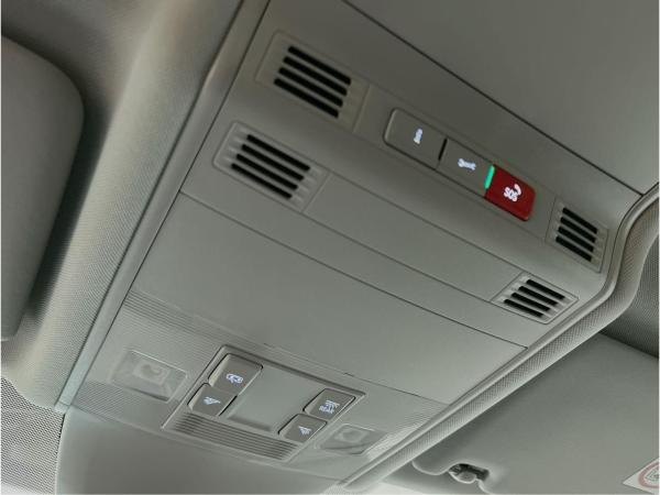 Volkswagen Touran 1.5 TSI DSG Comfortline ACC Navi RFK PDC