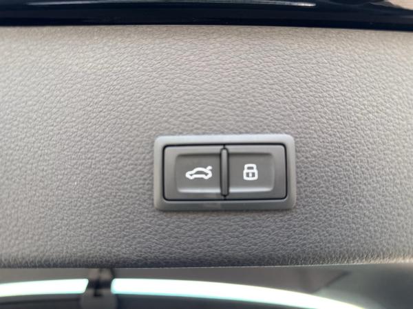 Audi Q8 e-tron Sportback S line 55 qu. Luft PANO HUD