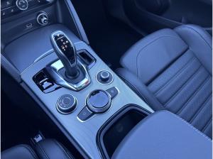 Alfa Romeo Stelvio Veloce Q4 AHK