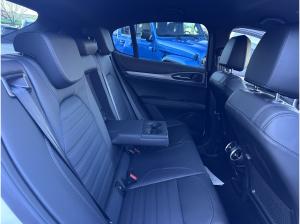 Alfa Romeo Stelvio Veloce Q4 AHK