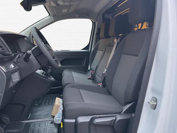 Opel Vivaro Kasten M 120 Boden, AHK, LED, 360° Allwetter